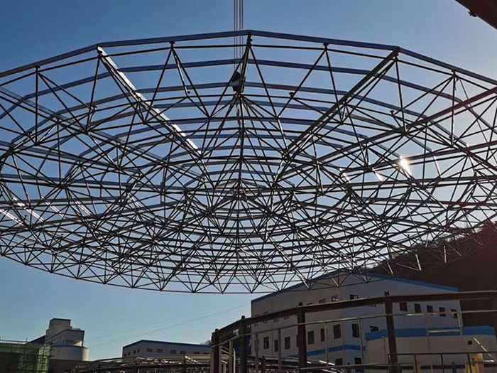 阜阳螺栓球网架工程施工现场